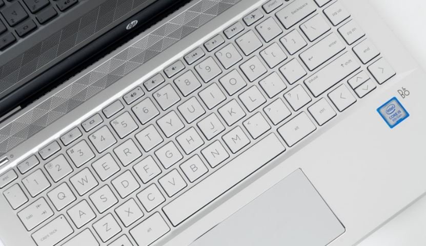 Laptop HP Pavilion 14-ce0024TU với thiết kế viền mỏng và bản lề nâng tiện lợi