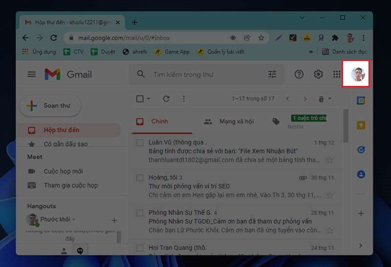 Nhấp vào biểu tượng avatar để xem các tùy chọn