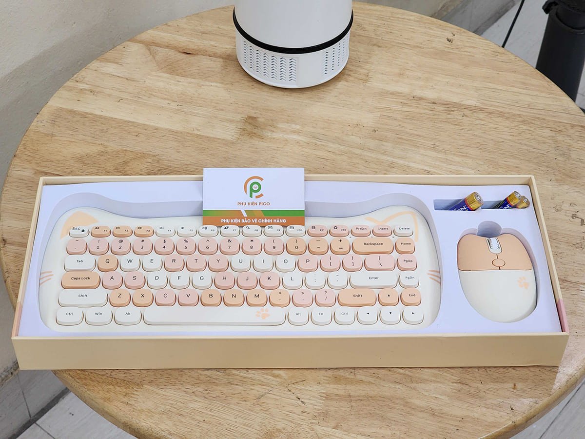 bàn phím máy tính màu hồng dễ thương