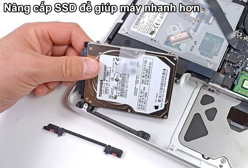 Nâng cấp ổ cứng SSD cho laptop để tăng tốc độ