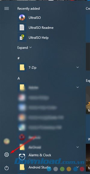 Mở Start Menu và chọn Settings để bắt đầu gỡ trình duyệt