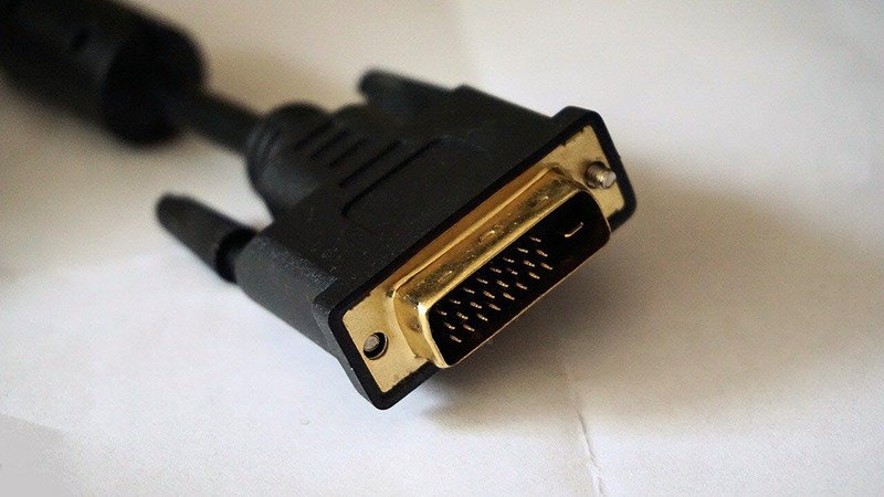 Cổng DVI là một trong các cổng kết nối màn hình máy tính thế hệ cũ