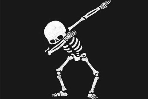 Hình nền máy tính màu đen với hình ảnh nổi loạn ẩn giấu bên trong