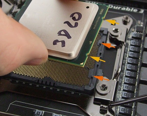 Hướng dẫn lắp đặt CPU trong quá trình tự lắp ráp máy tính để bàn
