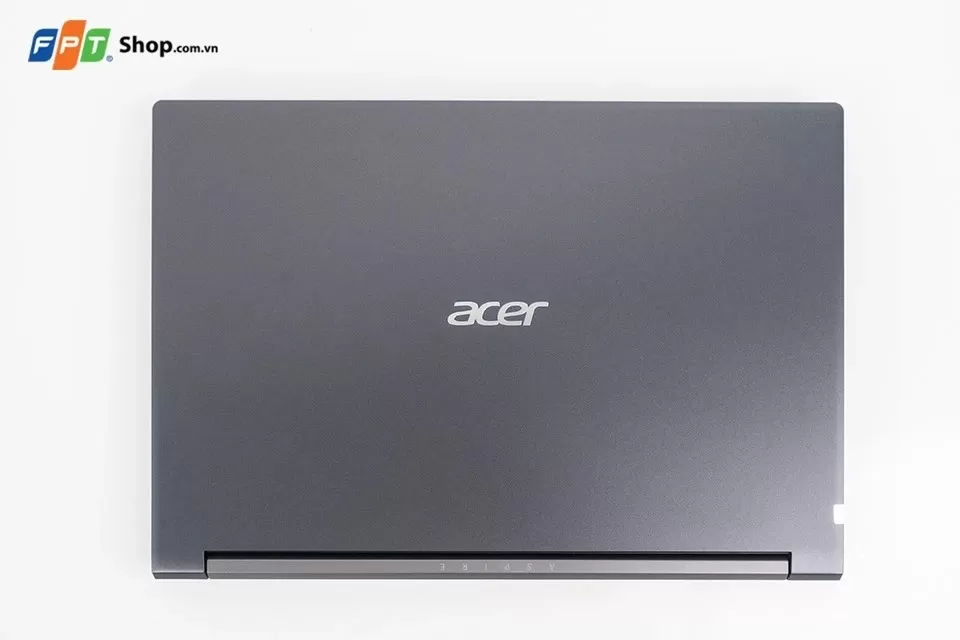 Laptop Acer Swift màu hồng phù hợp với học sinh, sinh viên từ các hãng máy tính xách tay nổi tiếng