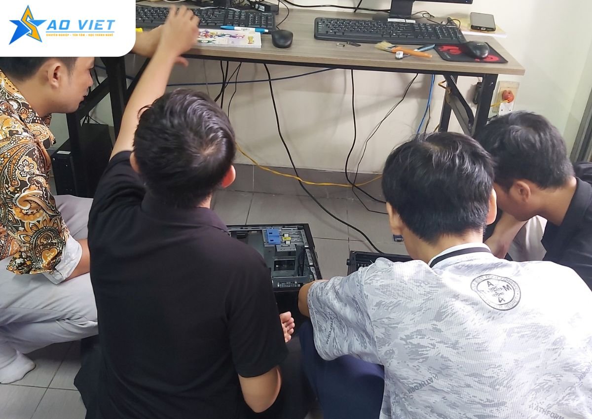 Lợi ích nhận được sau khi học nghề sửa máy tính TPHCM: từ kiến thức đến kỹ năng thực tế