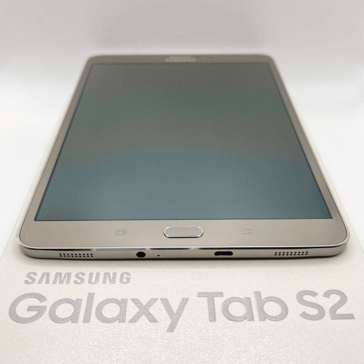 Mặt trước của máy tính bảng Galaxy Tab S2 8 inch màu trắng sang trọng