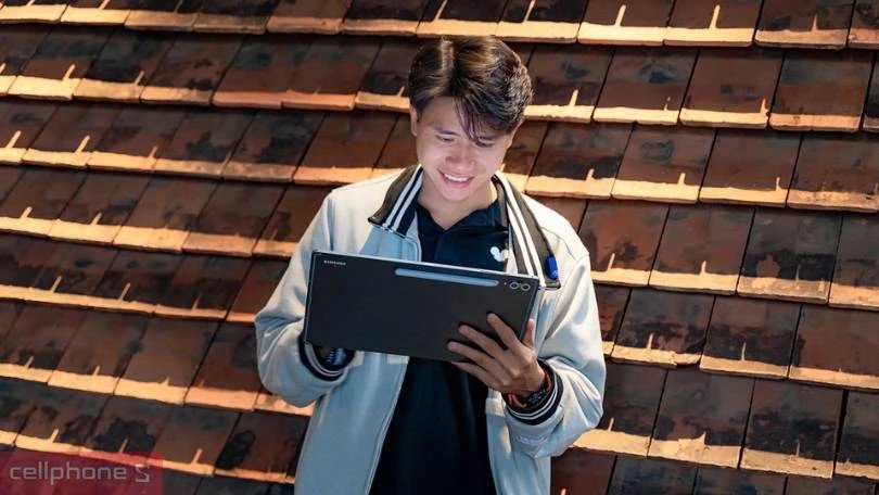 Máy tính bảng có sim 4G với màn hình lớn và cổng kết nối