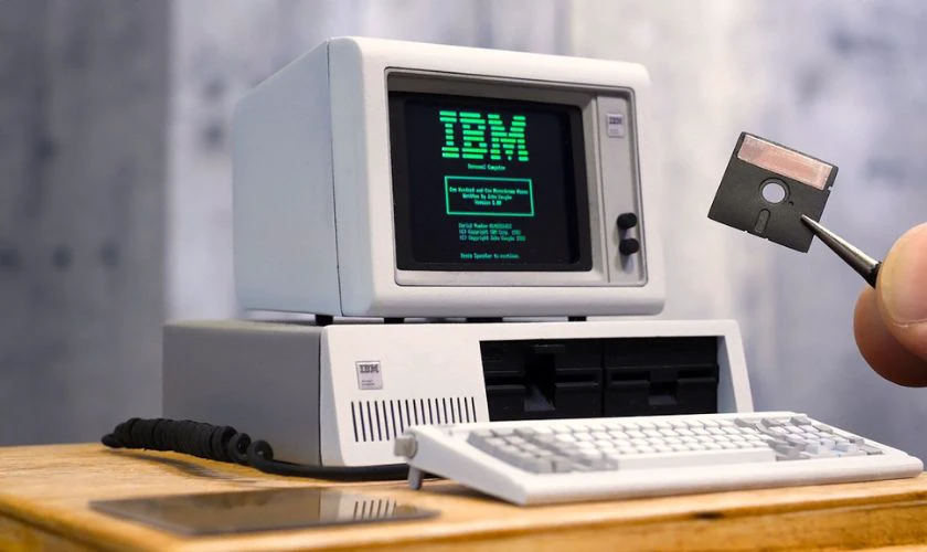 IBM PC ra đời lần đầu tiên vào năm 1981