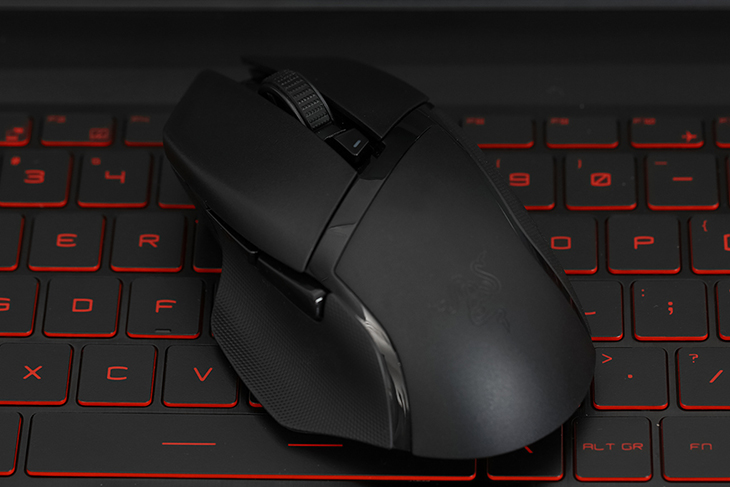 Chuột Không Dây Gaming Razer Basilisk X HyperSpeed - Nên xem xét khi tư vấn mua chuột máy tính cho game thủ