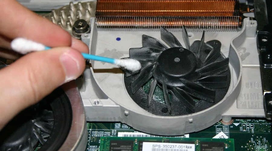 Vệ sinh quạt tản nhiệt và tản nhiệt CPU của máy tính để bàn