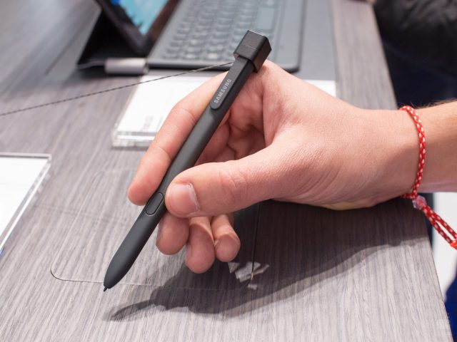 Máy tính bảng Samsung có bút cảm ứng S Pen và sự hoàn hảo