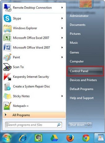 Menu Start và lựa chọn Control Panel trên Windows 7 để xóa chương trình