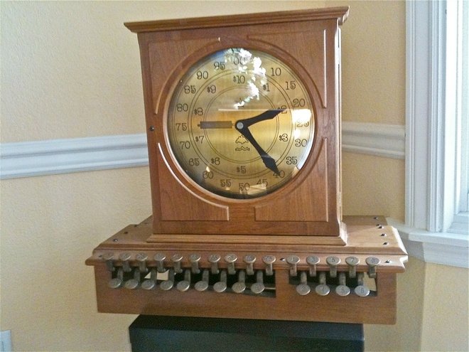 Máy tính tiền cơ học đầu tiên của James Ritty và John, một thiết bị lịch sử trong sự ra đời của máy tính chuyên dụng.