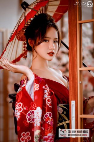Hot Tiktoker Quỳnh Giang xinh đẹp ấn tượng bởi vẻ ngoài quyến rũ