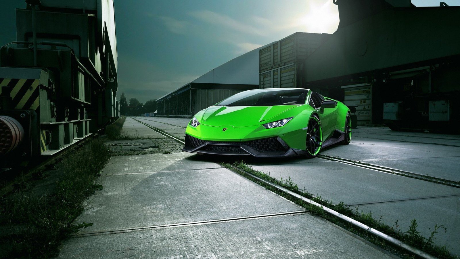 Hình nền oto Lamborghini Huracan cho máy tính với màu sắc ấn tượng