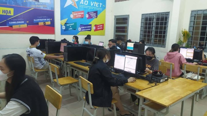 Lớp Học Máy Tính Văn Phòng: Tối Ưu Hóa Kỹ Năng & Quản Lý Hiệu Quả