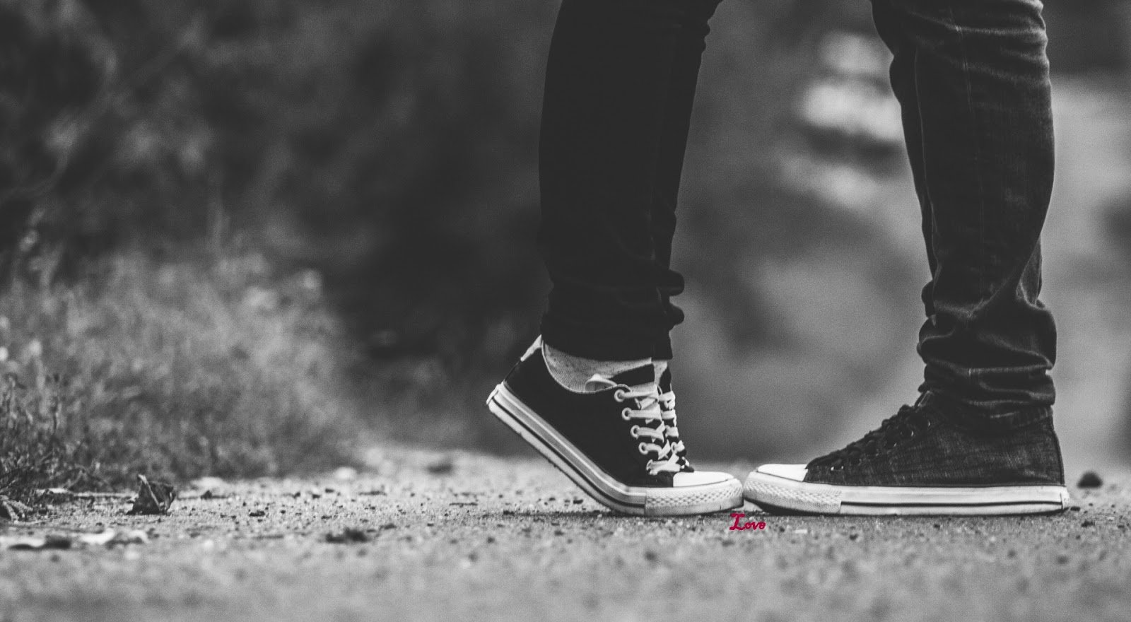 Hình nền tình yêu lãng mạn cho máy tính: Cặp Đôi Lãng Mạn Và Đáng Yêu