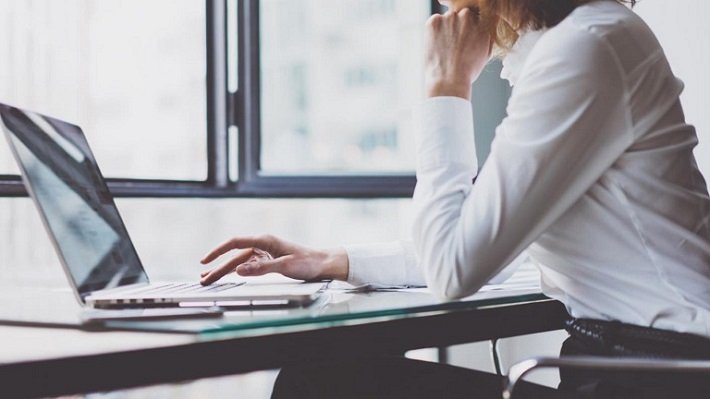 Máy tính bị tắt đột ngột thì khắc phục thế nào?