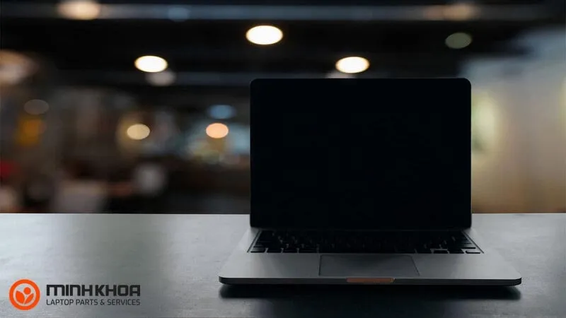 Màn hình đen hoàn toàn khi khởi động Windows 10