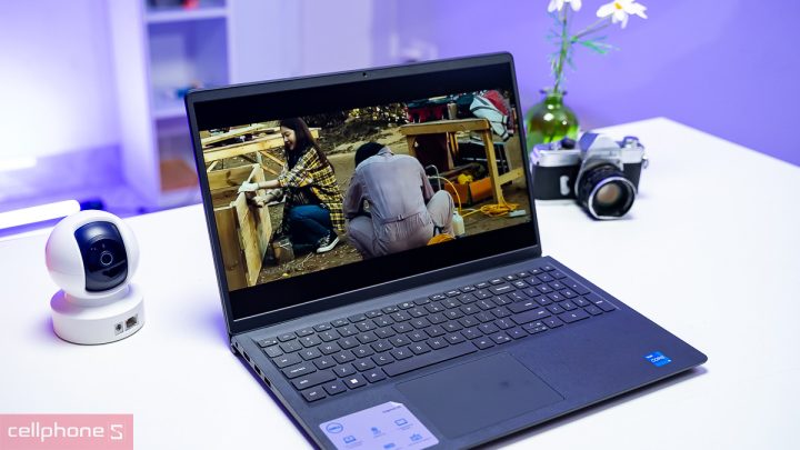 Máy tính Laptop Dell Core i3 sở hữu thời lượng pin vừa đủ để đáp ứng các nhu cầu sử dụng