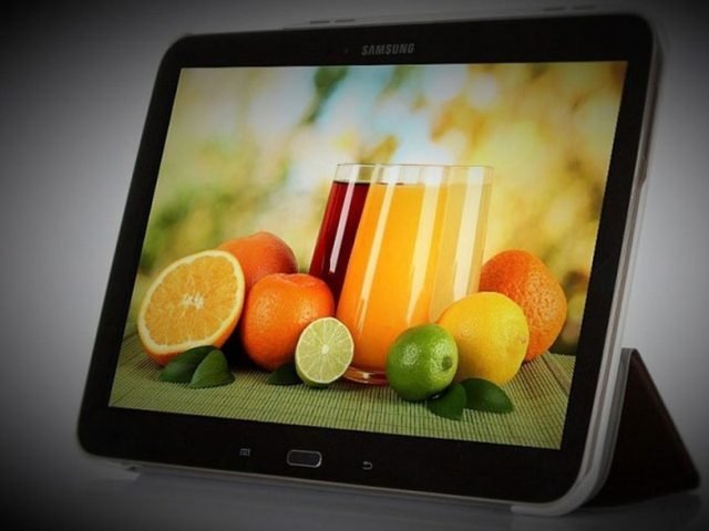 Màn hình 9.6 inch của máy tính bảng Samsung Galaxy Tab E T561 hiển thị nội dung