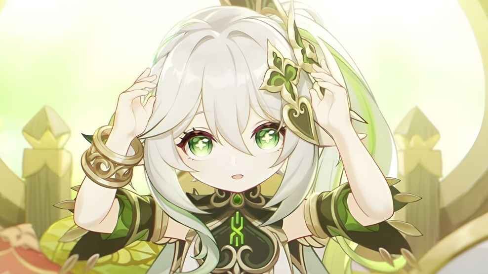 Ảnh anime cô gái với mái tóc hồng ngồi bên cửa sổ nhìn ra khung cảnh thành phố