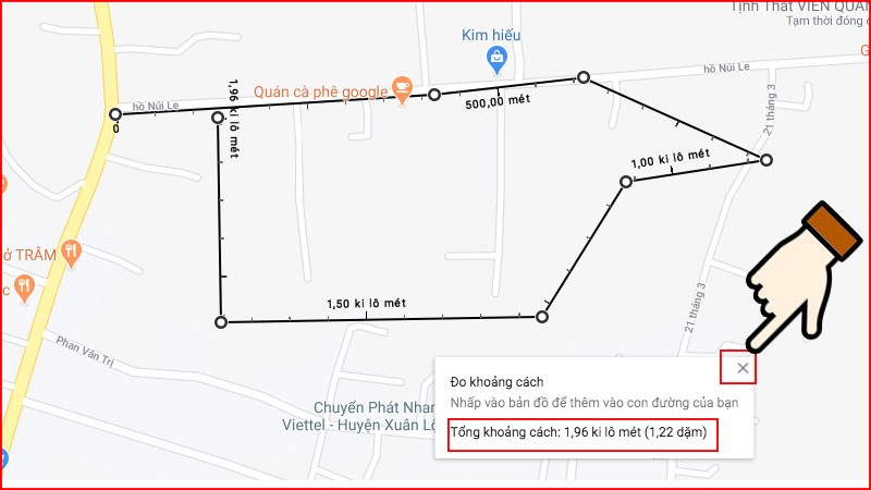 Giao diện Chrome Web Store, với nút "Thêm tiện ích" đã được nhấp và thông báo xác nhận việc thêm tiện ích Spotify Deezer Music Downloader