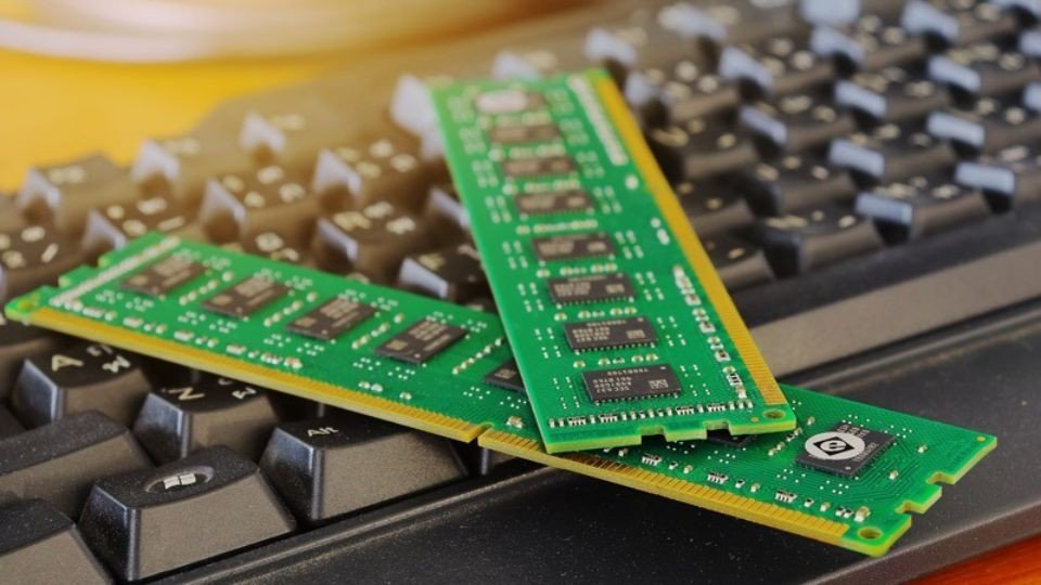 Chức năng của bộ nhớ máy tính là gì: Vai trò cốt lõi trong hệ thống