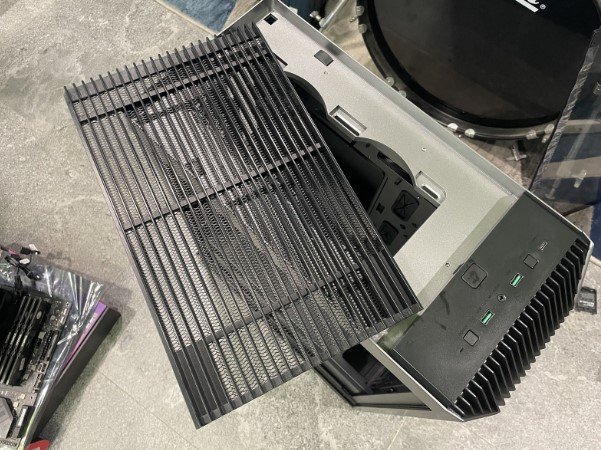 Các ốc vít bị lỏng