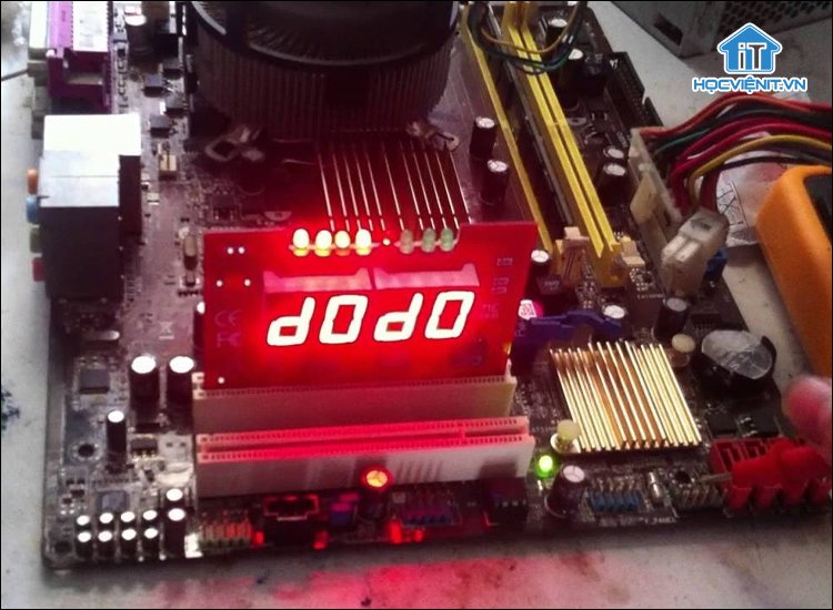 Card Test Main hiển thị mã POST “D0 D0”