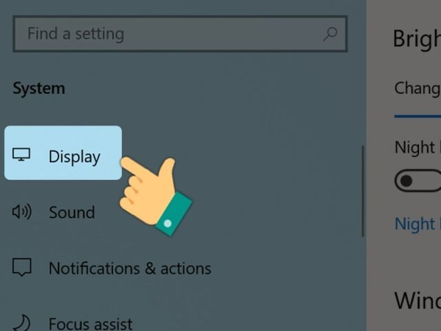 Chọn Display để truy cập cài đặt hiển thị và chỉnh độ sáng