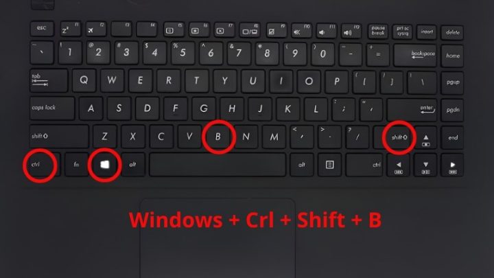 Dùng tổ hợp phím Windows + Crl + Shift + B để restart máy tính