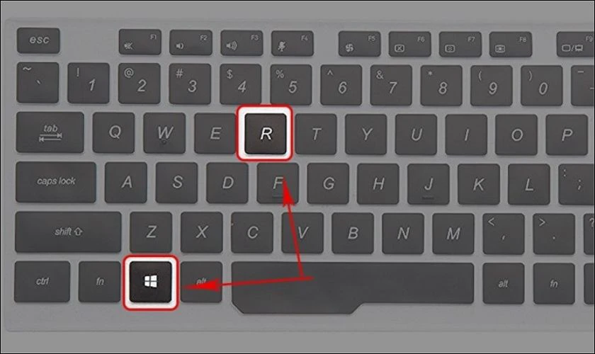 Mở Command Prompt thông qua hộp thoại Run