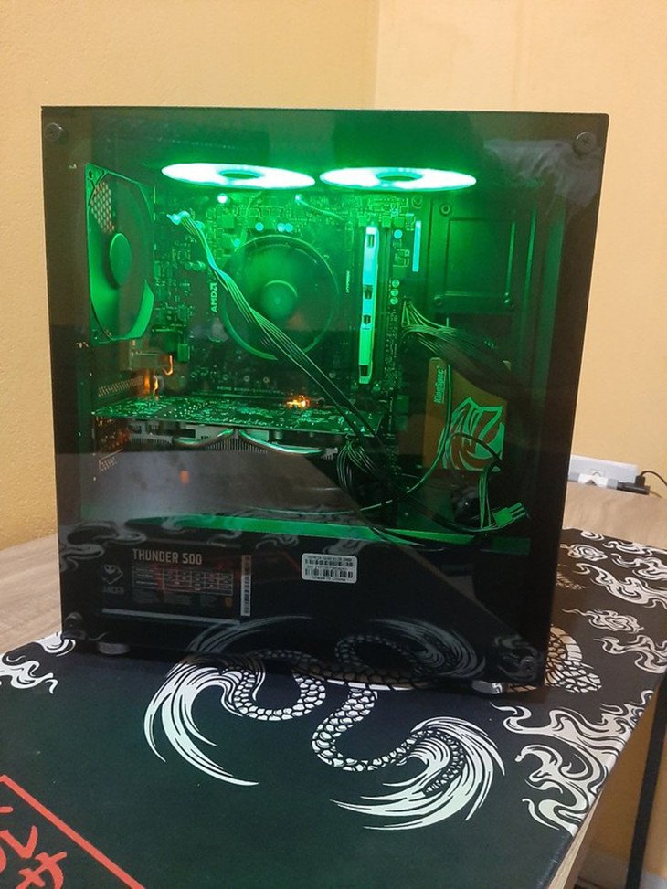 Cấu hình máy tính đỉnh cao với CPU Ryzen 9 và RTX 4080 Super, màn hình 4K cho công việc sáng tạo chuyên nghiệp