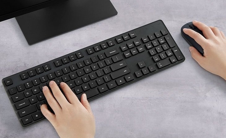 Kiểm tra bàn phím, chuột và các phụ kiện đi kèm khi có nên mua máy tính bàn cũ