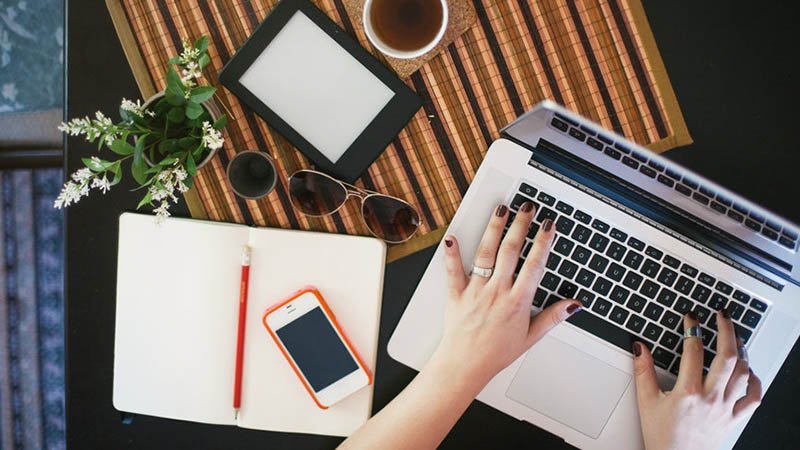 Ảnh Làm Việc Với Máy Tính: Bảo Vệ Thị Lực Hiệu Quả