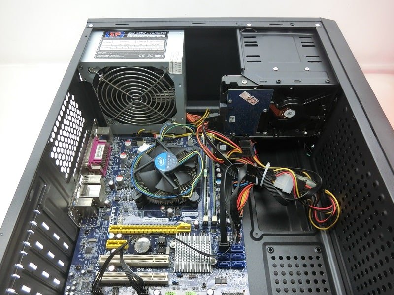 Hệ thống tản nhiệt CPU của máy tính cũ giá rẻ Foxconn H55MXV