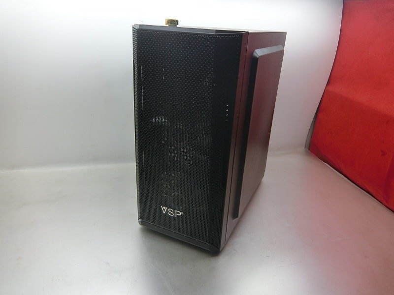 Nội thất case máy tính bàn chuyên đồ họa với bo mạch GIGABYTE GA-H81M-DS2