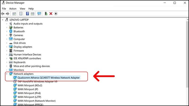 Hình ảnh minh họa cửa sổ Device Manager trên Windows, tập trung vào mục Network Adapters để kiểm tra driver WiFi.