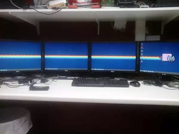 Hình nền máy tính bá đạo cho setup đa màn hình