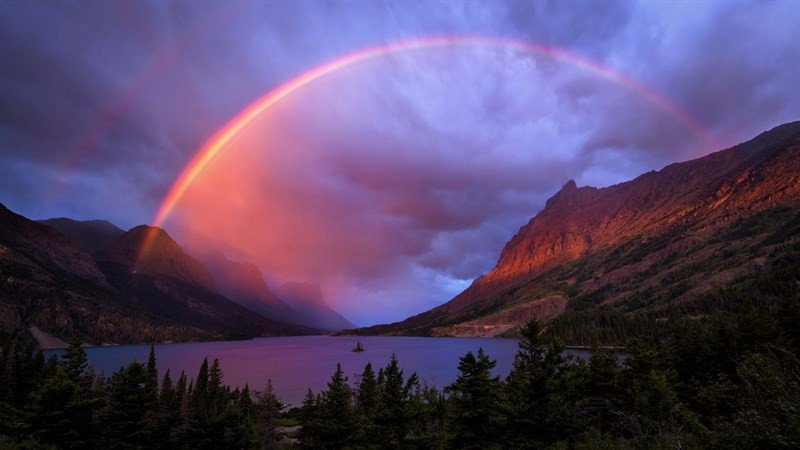 Hình nền máy tính cầu vồng siêu thực với hiệu ứng đổ bóng ấn tượng