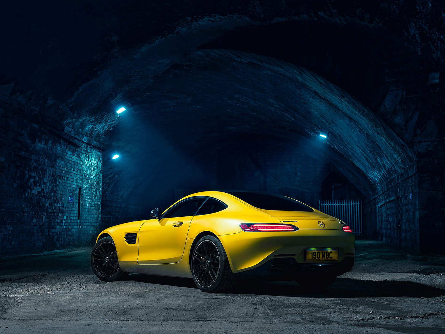 Hình nền Mercedes-Benz AMG GT S 2016 4K màu vàng