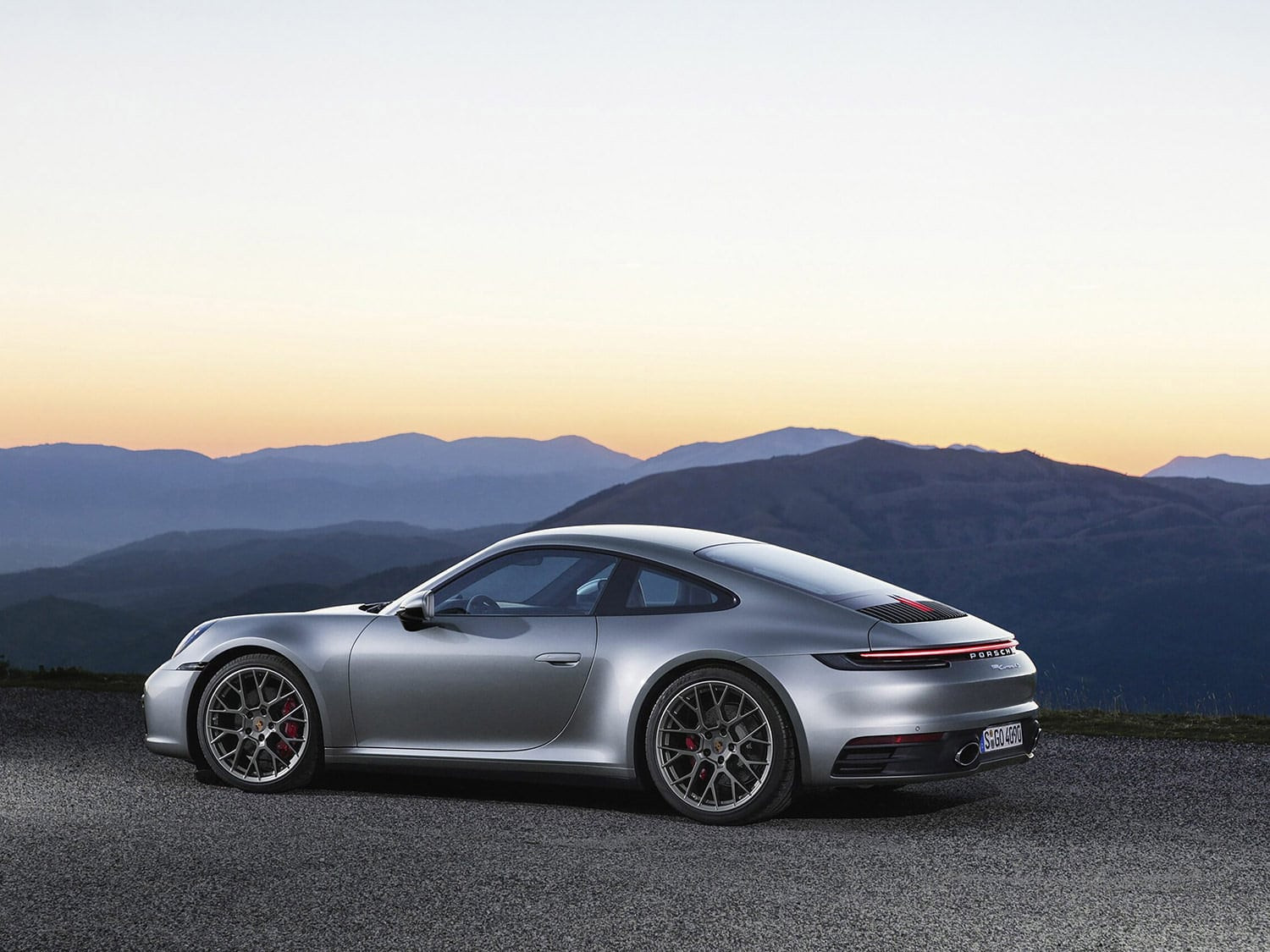 Hình nền Porsche 911 4K góc rộng