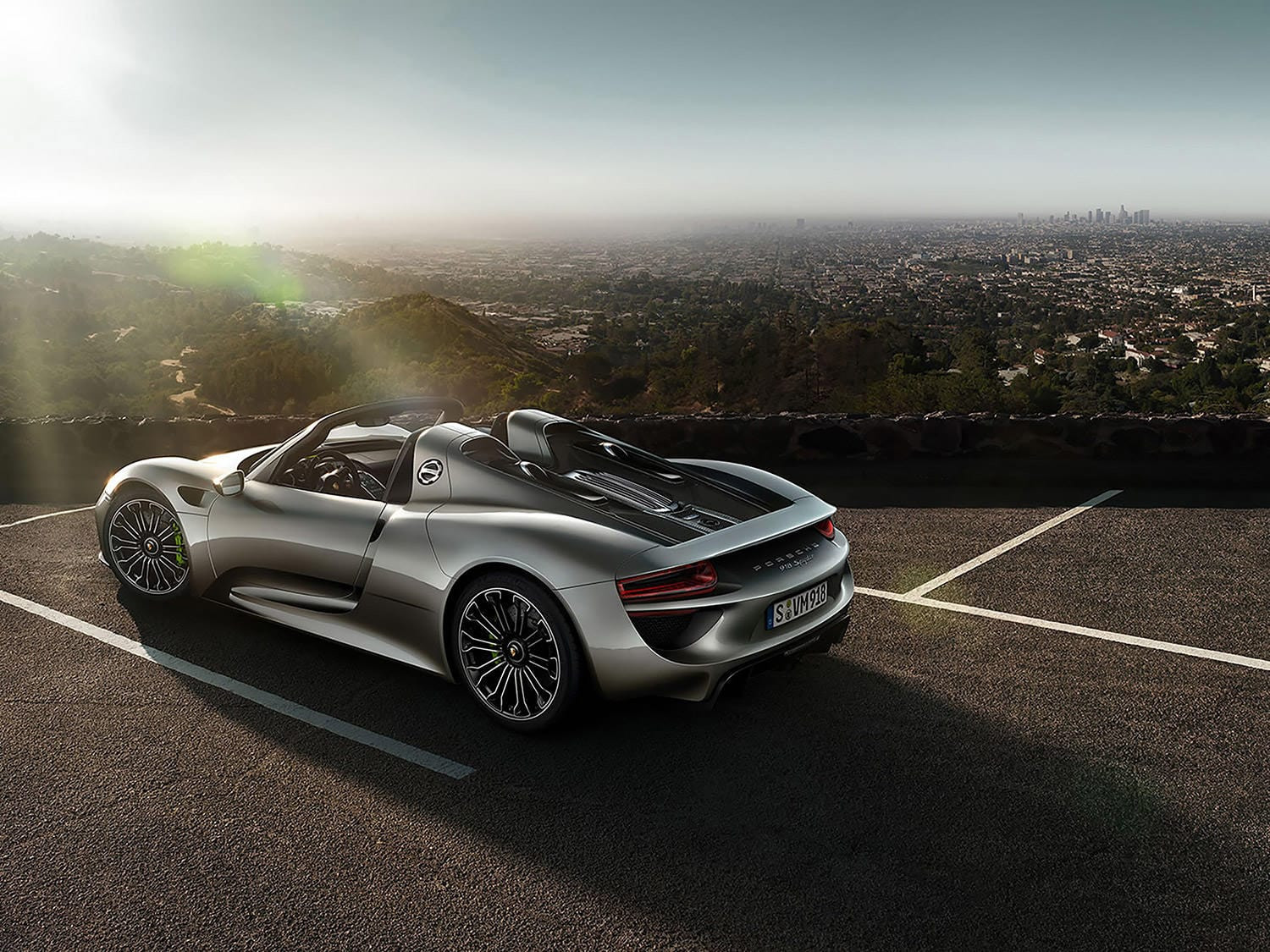 Hình nền Porsche 918 Spyder 4K đường đua