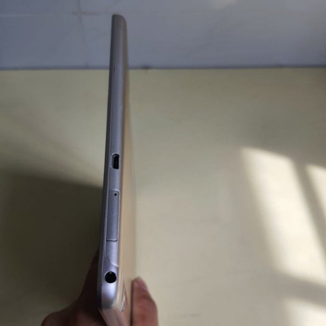 Máy tính bảng Huawei MediaPad T3 10 inch (AGS-L09) cạnh bên