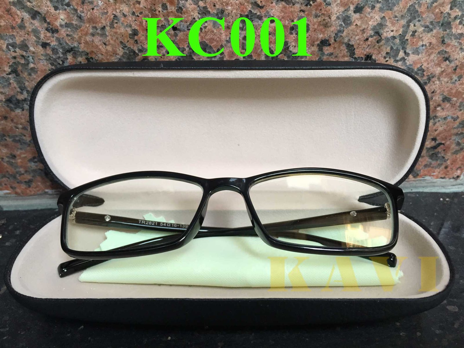 mắt bị mờ khi nhìn máy tính dùng kính chống bức xạ