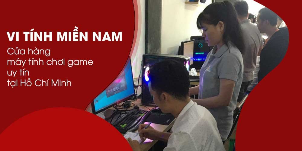 Khách hàng chọn mua máy tính chơi game tại Vi Tính Miền Nam