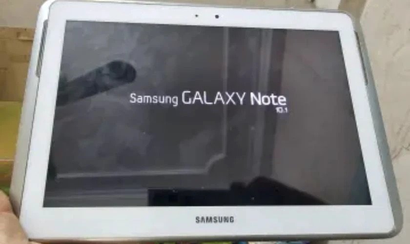 Khởi động lại máy