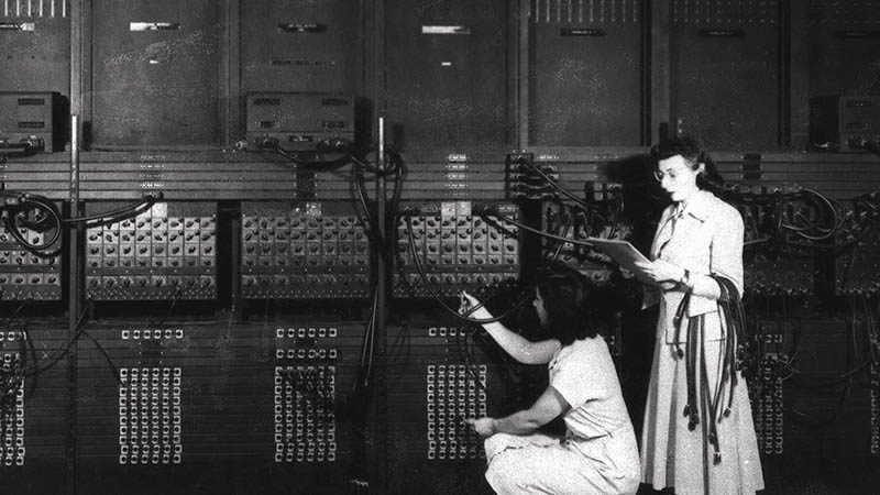 Lịch sử máy tính đầu tiên ENIAC và cỗ máy ENIAC